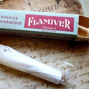 Vintage French FLAMIVER Branded Glass Apothecary Pharmacie / Medical Hypodermic Syringe in Original Box-Advertising Publicity Collectable