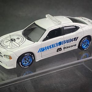 Modellini di auto pressofuse di veicoli della polizia personalizzati in scala 1:64