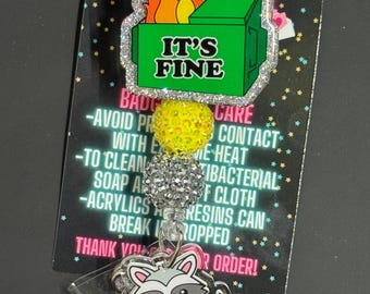 Bobina portadistintivi "Dumpster Fire", bobina portadistintivi "Its Fine", bobina portadistintivi "Raccoon", bobina portadistintivi "Infermiere", bobina portadistintivi "Glitter", bobina portadistintivi "Carino", bobina portadistintivi "Infermiere"