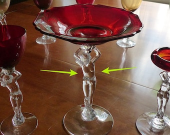 Maravillosa dama desnuda de Cambridge / Compota de tallo 3011 escultural con cuenco rojo Carmen