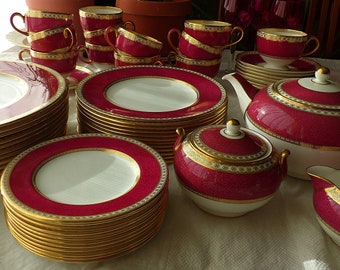 Juego de vajilla de 12 cubiertos "Ulander Powder Ruby" de Wedgwood, juego de azucarero y jarro, porcelana china roja y dorada, algo desgastada