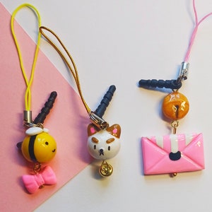 Charms inspirados en abejas y Puppycat - Charms inspirados en dibujos animados kawaii - Charms para teléfono Puppycat - Charms de arcilla polimérica - Charms inspirados en dibujos animados de resaca