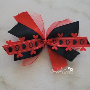 Valentine&#39;s DayBows, Valentine&#39;s Day, Craft, Ribbon, Bows, Cookies, Cookie Maker, Cookie Packaging, gift packaging, red bows, hearts