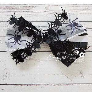 Halloween Bows, Spider, Halloween, Craft, Ribbon, Bows, Cookies, Cookie Maker, Cookie Packaging, gift packaging. Spider bows.