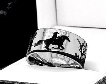 Anillo de tungsteno estilo vaquero para hombre: alianza rústica con escena del oeste, grabado personalizado - 8 mm, 10 mm