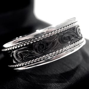 Celtic Knot Ring | Celtic Wedding Bands | Scottish Ring | Unique Celtic Ring | Couples Wedding Bands | 14K Gold Two-Tone Celtic Band | 8mm