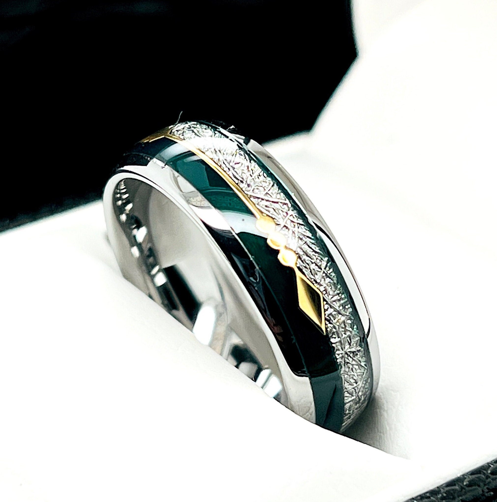 Tungsten Wedding Band with Green Agate & Meteorite Inlay | Arrow Design Ring for Men and Women | 8mm Anniversary Ring