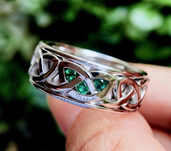 Ladies Celtic Trinity Knot Silver Ring - Emerald Green Gemstone