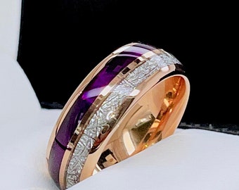 Anillo de tungsteno en oro rosa con incrustaciones de meteorito y ágata morada, banda de 6 mm y 8 mm