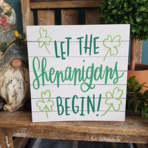 Farmhouse St Patrick's day sign, Irish blessing wood sign, St Patricks day decor home, St Patricks day decor for tiered tray