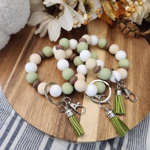 Sage green Silicone Beaded Key Chain, Beaded Keychain Wristlet, Silicone Keychain Wristlet Keychain cute, Silicone Bangle Key Ring
