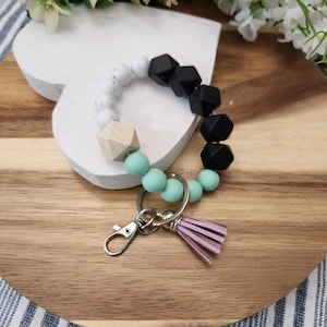 Teal Silicone Beaded Key Chain, Bangle Key Ring, Bracelet Key Chain, Silicone Keychain for mom Wristlet Keychain, Silicone keychain Bracelet