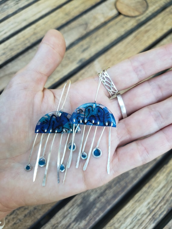 Weightless earrings online deals