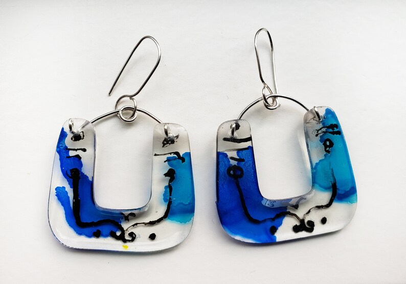 clear blue resin