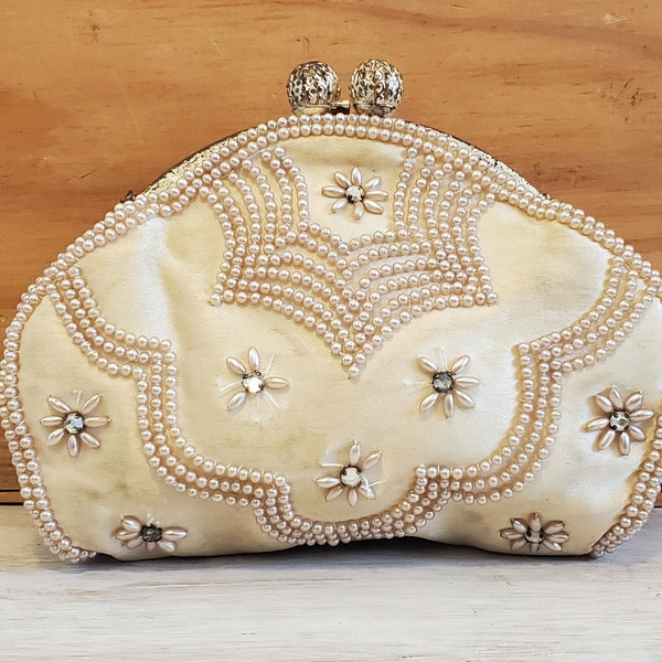 1920s Ivory Silk Beaded Flower "Pouch" Purse With Wrist Chain Handle / Art Deco / Wedding Purse