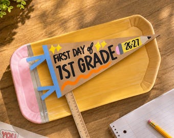 First Day Last Day of School Pennant Flag | Reversible Back to School Photo Prop | Dual-Sided School Sign | Kraft Paper Pennant