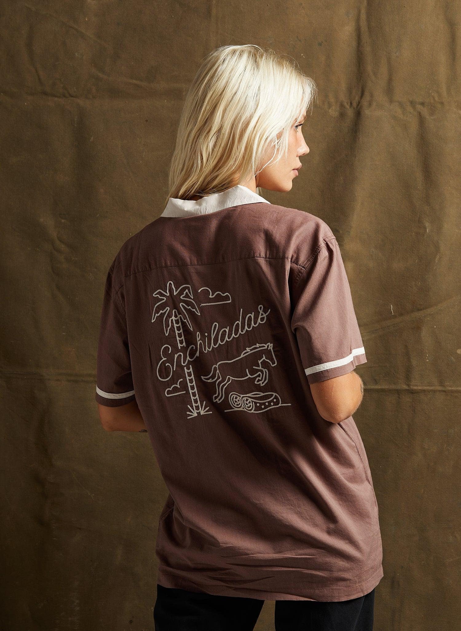 Koszula Enchiladas Chainstitch Button Up | Desert Art | Prezenty kulinarne | Sztuka kulinarna | Koszula retro | Western | Koszula Foodie | Motocykl | Sztuka tatuażu