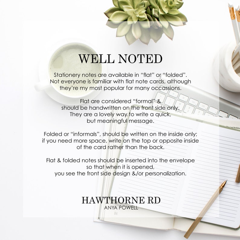 K&ouml;nnte beinhalten: Eine wei&szlig;e Karte mit dem Text "WELL NOTED" in Schwarz. Die Karte erkl&auml;rt den Unterschied zwischen flachen und gefalteten Briefpapier-Notizen. Der Text lautet au&szlig;erdem "HAWTHORNE RD" und "ANYA POWELL" in Schwarz.
