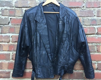 ¡RARO! Chaqueta de cuero vintage Patchwork Black con cinturón - Unisex 70s/80s Style