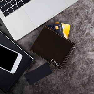 Billetera bi-plegada de cuero personalizada