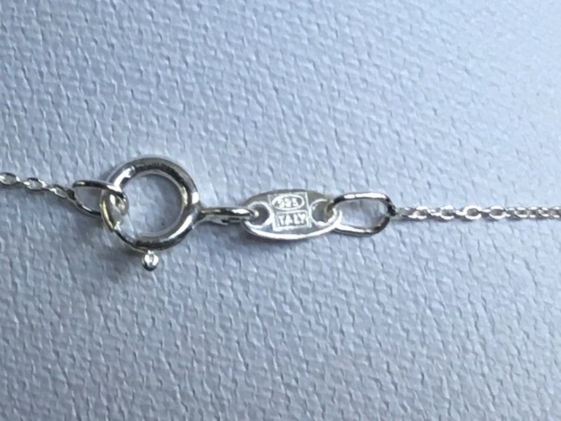 18 Sterling Silver Fine Trace Chain Necklace with a Dusky Pink Freshwater Pearl /& Gem Pendant.