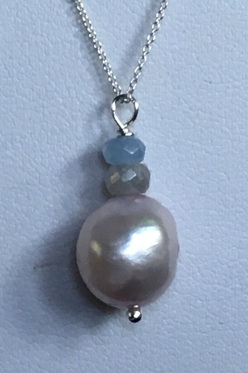 18 Sterling Silver Fine Trace Chain Necklace with a Dusky Pink Freshwater Pearl /& Gem Pendant.