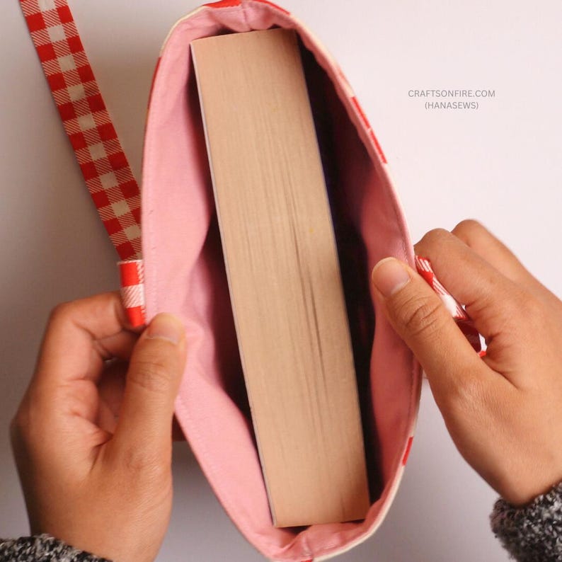 book sleeve with bow