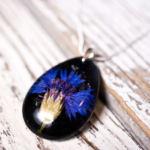 Black delicate resin pendant with corn flower