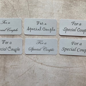 Paquete de 6 pancartas plateadas con el mensaje "Para una pareja especial" ~ bodas ~ fabricación de tarjetas ~ álbumes de recortes ~ adornos de manualidades ~ diario ~ adornos