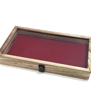 Clearance 2nds Rustic Style Oak Stained Wood Glass Top Lid Red Pad Display Box Case Militaria Medals Pins Jewelry Knife
