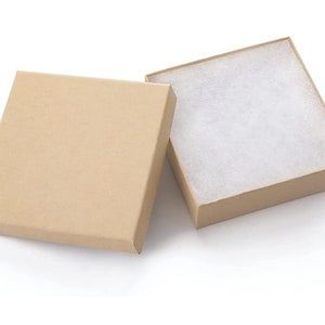 Kraftpapier Geschenkboxen mit Baumwolle gefüllt 9,5 x 9 cm