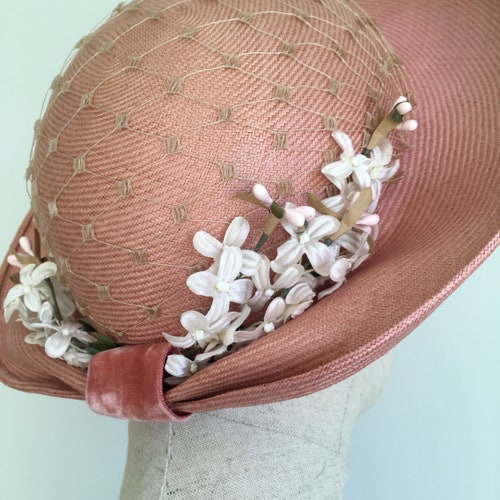 SOPHIA Thirties Style Halo Brim Pink Parabuntal Straw Hat With shops Flower Veiling Trim