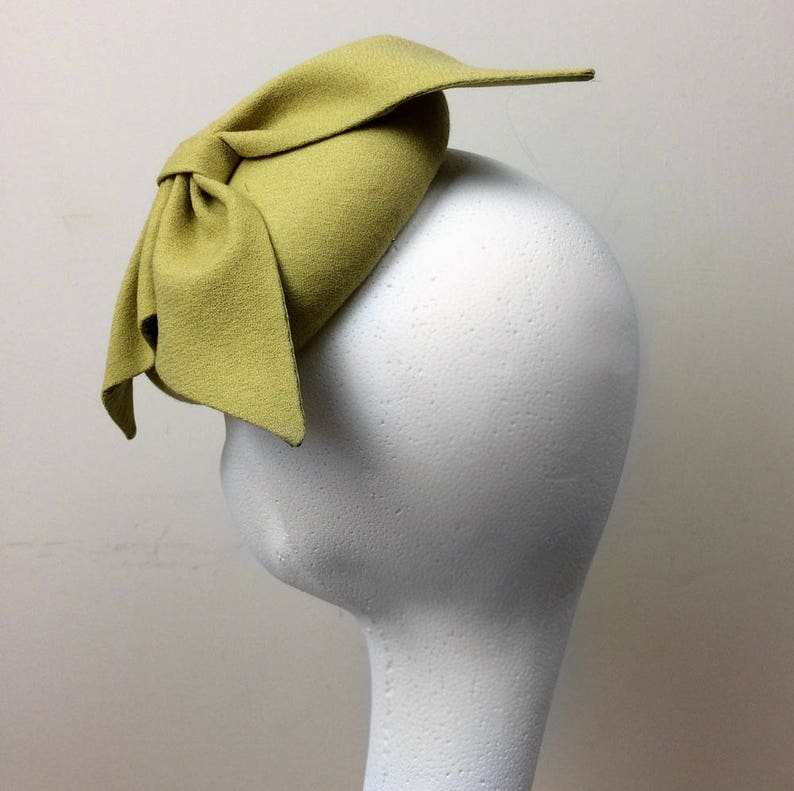 CAROL Chartreuse Lime Green Wool Crepe Millinery Fifties Style Button Fascinator Cocktail Hat