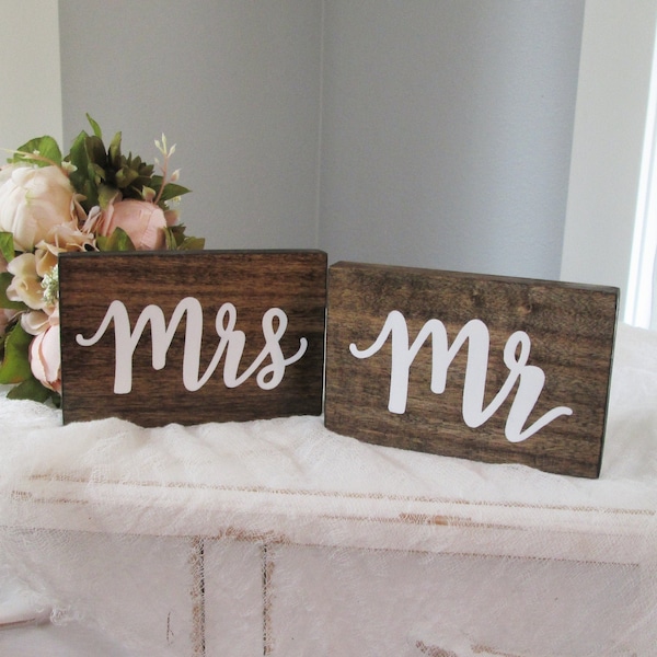 Wooden Mr & Mrs sweetheart table sign set, rustic wedding decor, wood reception signs, head table decorations, bridal shower gift