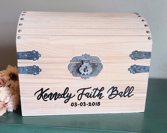 Wood wedding card trunk, locking wedding card box, Personalized wedding gift, keepsake gift for bridal shower, anniversary gift for her