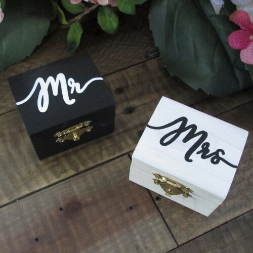 Personalised Mr & Mrs Double Ring Box/For Wedding Ring Bearers & Engagements ETC 