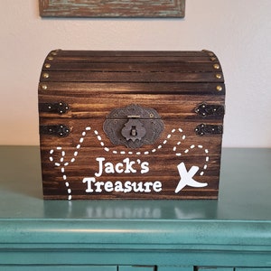 Nautical Cove Deluxe Pirate Treasure Chest Keepsake Wooden Medium :  : Baby Products