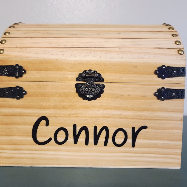 Personalized wooden keepsake trunk, custom gift for kids, birthday card box, baby shower gift, new baby gift, gift for mom, nursery decor