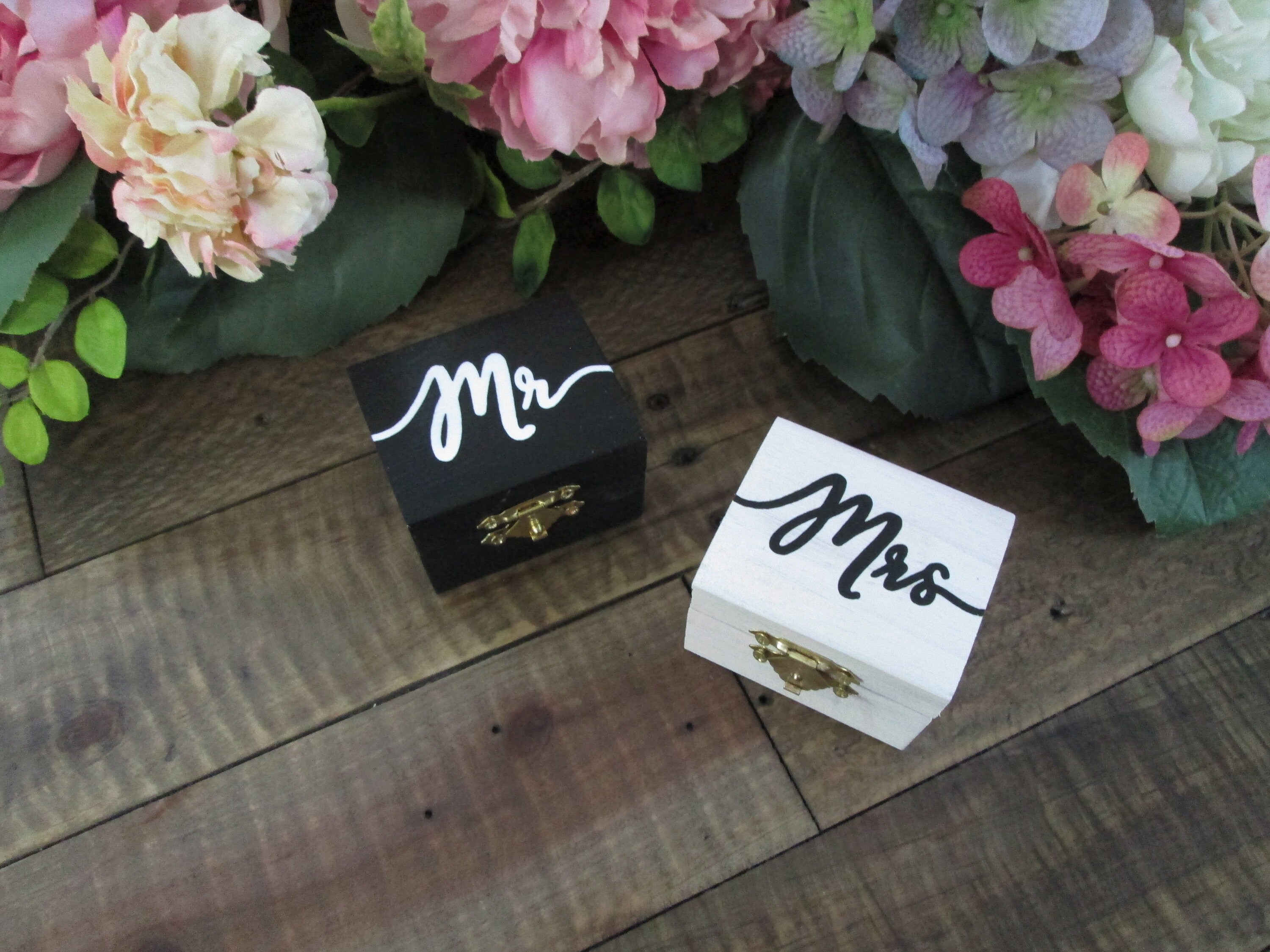 Rustic wooden wedding ring box set, mr and mrs ring holders, rustic w…
