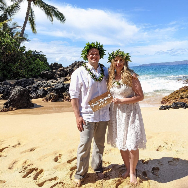 Just Maui'd photo prop sign, travel destination Hawaii wedding sign, we eloped wooden sign, keepsake wood photo wall decor