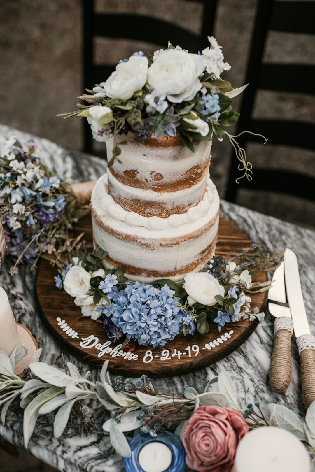 Masculino azul e branco  Cake decorating tips, Hand painted wedding cake,  Cake decorating