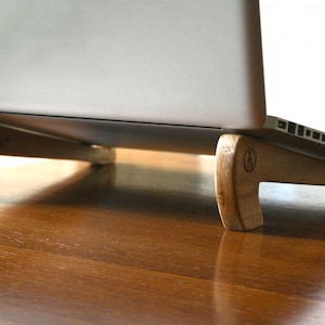 Supporto per laptop in legno, fatto a mano, in legno, supporto per laptop in legno, regalo, regalo perfetto, design in legno