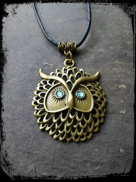 Schone Blaue Augen Eule Bronze Anhanger Auf Schwarzen Vegan Etsy