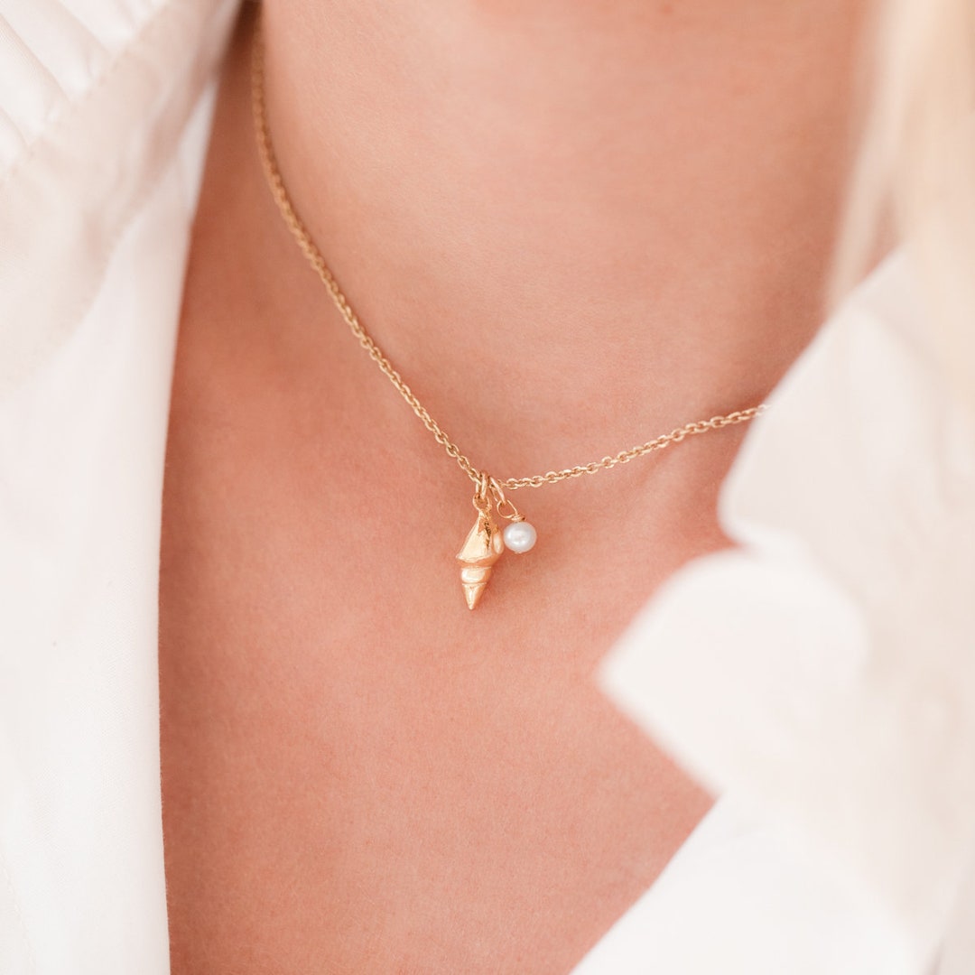 Shell and hotsell pearl necklace