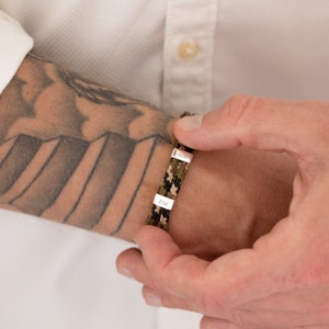 Personalised Men&#39;s Silver Camouflage Cord Story Bracelet