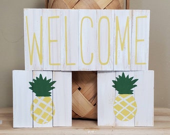 Pineapple Signs, Pineapple Tiered Tray Decor, Pineapple Gift, Pineapple Decor, Pineapple Home Decor, Welcome Sign, Kitchen Decor, Wood Sign