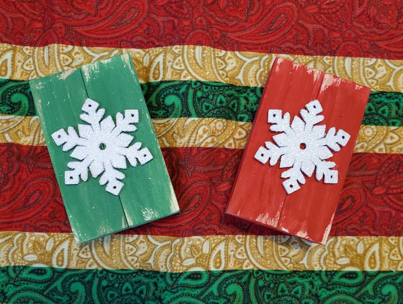 Glitter Christmas Snowflake Shelf Sitter Tiered Tray Sign Small Christmas Tree Sign Star Gift Sign Kitchen Decor Tier Tray Decor