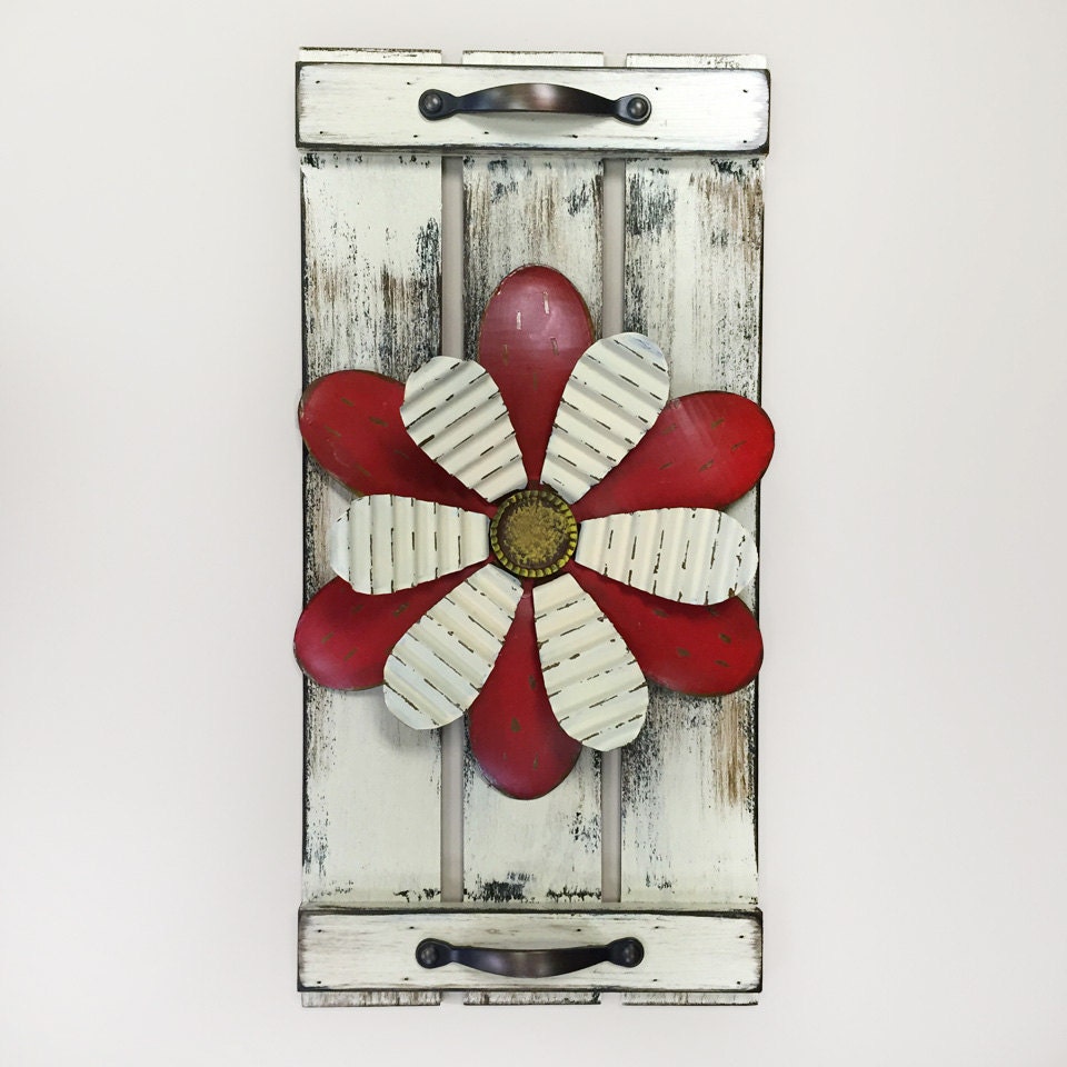 Wall art SHUTTER Metal FLOWER Rustic Country Distressed Unique Home Decor Red Blue Yellow Tray ...
