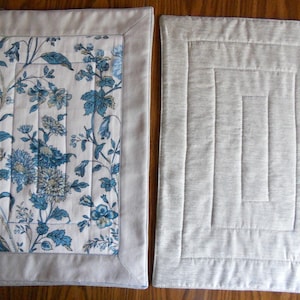 Blue flowers place mats, cotton place mats, blue floral print twill placemats, ready to ship
