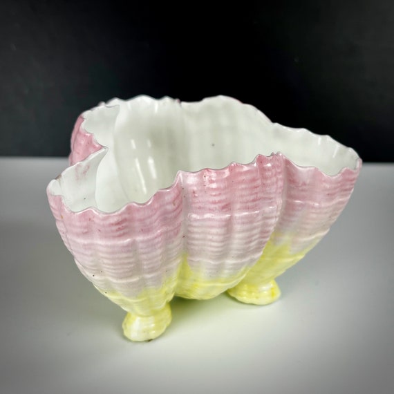 Antique Royal China Works Worcester Shell Form Footed Bowl Circa 1880
